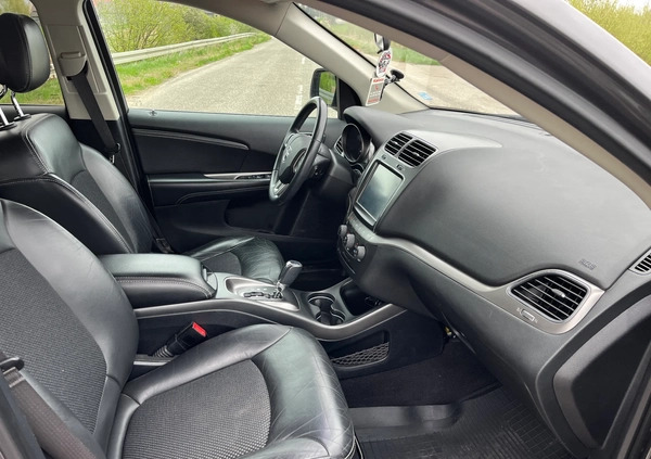 Dodge Journey cena 68000 przebieg: 147500, rok produkcji 2018 z Białystok małe 56